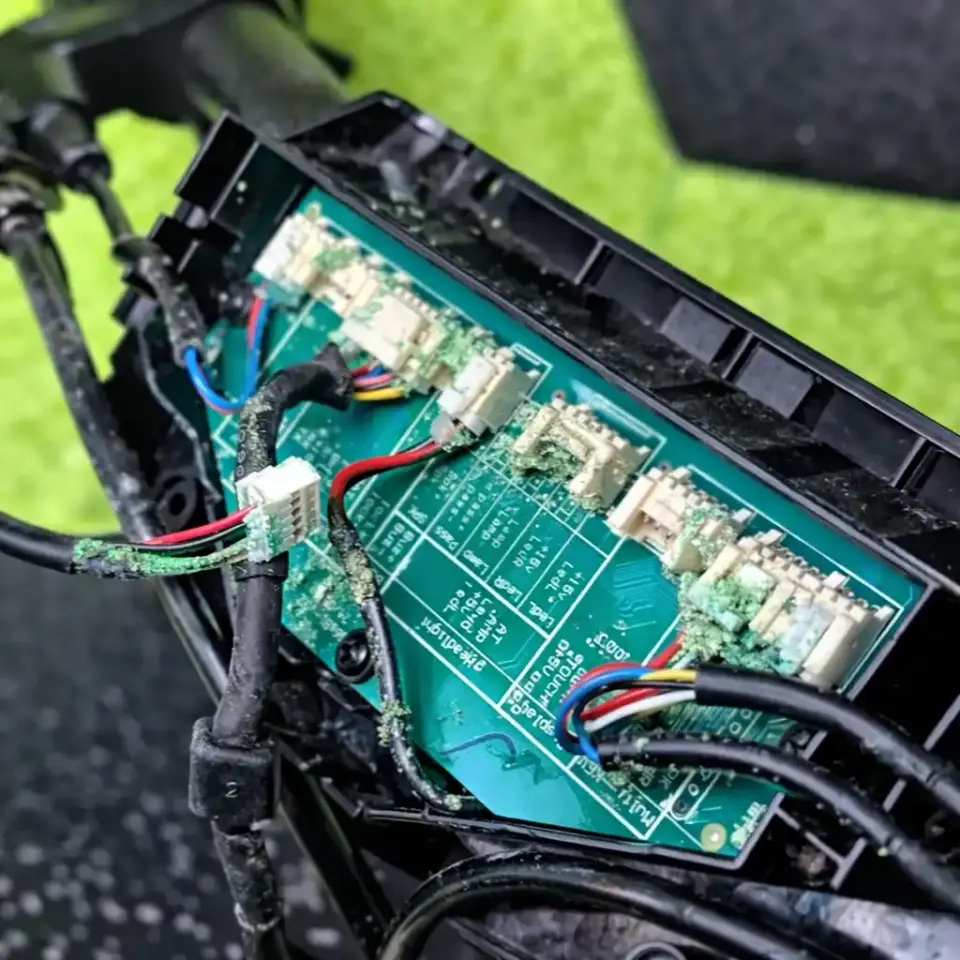 Zalany sterownik hulajnogi elektrycznej
